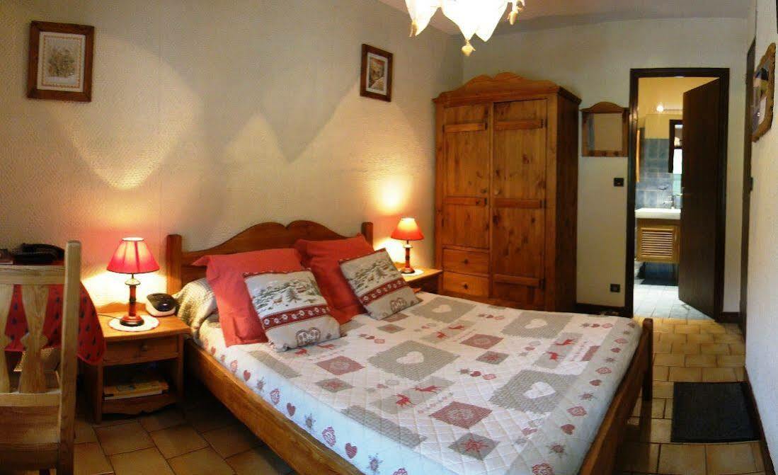 Logis Hotel Les Ancolies Areches Exterior photo